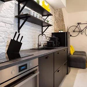Apartment Neukolln Industrial Style 2 Bathrms 3 Bedrms +a/c